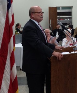 Gubernatorial candidate John Gregg speaks to Bartholomew County Democrats; Photo: Chris Lowe